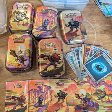 PokemonkartenSamlung 110 Karten inkl Sammelsticker