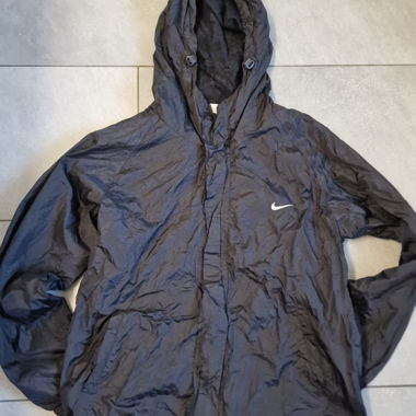 Giacca antipioggia Nike nera Gr. S