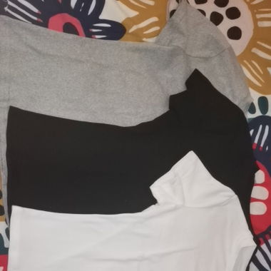 3 T-shirts 