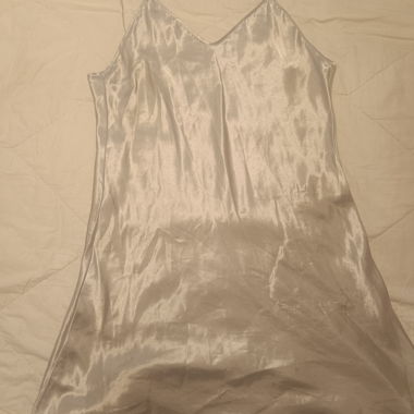 Haut nuisette en satin argenté