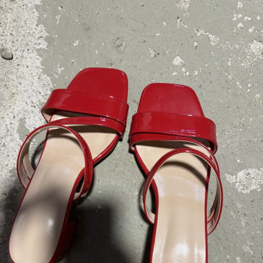 Mules à petit talon taille 37