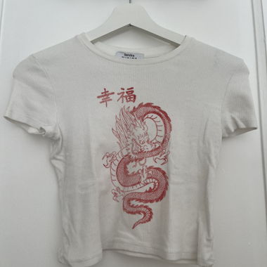 Bershka T-Shirt mit Drachenprint
