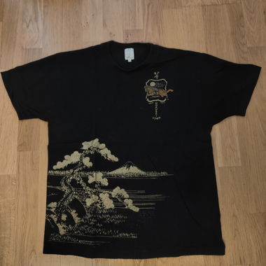 T-shirt giapponese