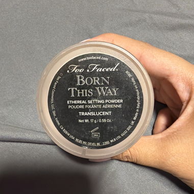 Lose Puder von too faced