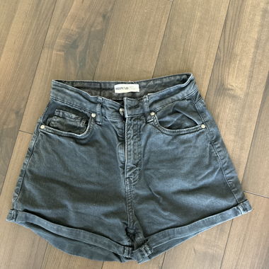 short en jeans noir