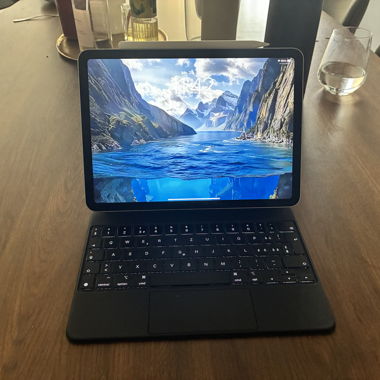 iPad Air (4e génération) avec accessoires