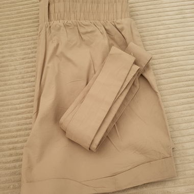 Short beige Only