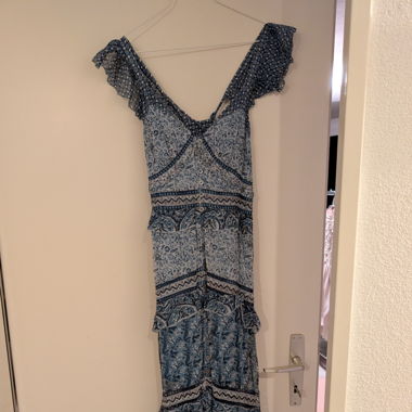 Blaues langes Kleid
