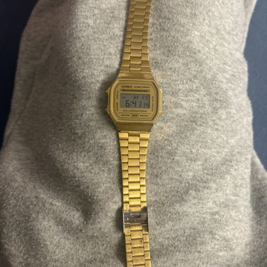 Casio Digitalarmbanduhr gold