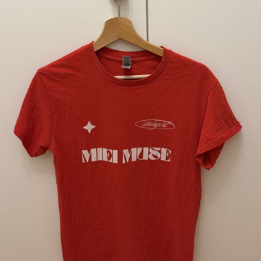 T-shirt grafica rossa Gildan