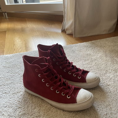 Converse dunkelrot