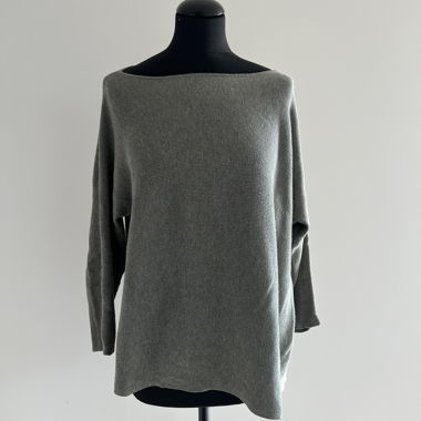 Olive pullover, Size L
