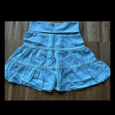 Jupe en aquamarine avec taille élastique