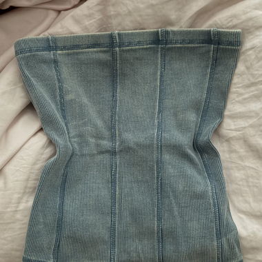 Corsetto in jeans blu con texture a coste