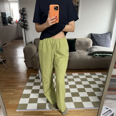 h&m green linen pants 🌿