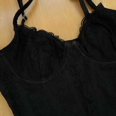 Schwarzes Spitzen-Bustier