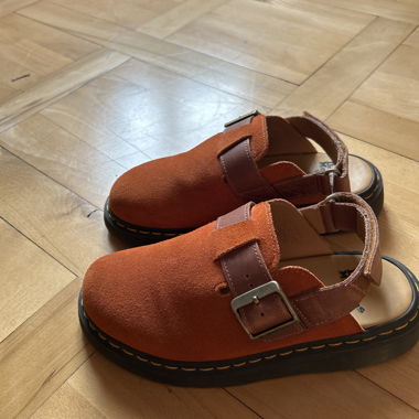 Sandali Dr. Martens