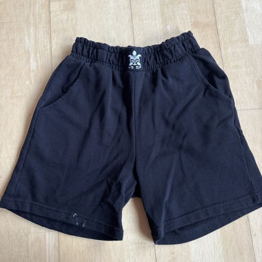 Short neri con vita elastica