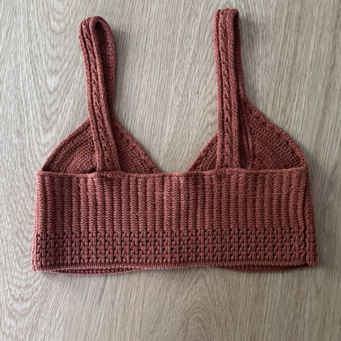 Top court en tricot rouge-brun