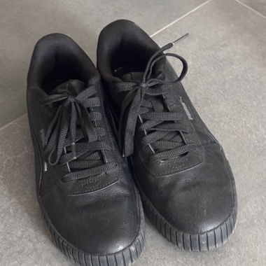 Chaussures Puma noires