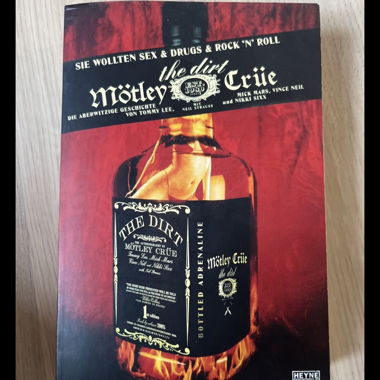 Mötley Crüe the dirt 
