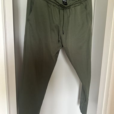 Pantaloni sportivi kaki
