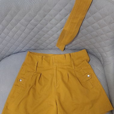 Shorts gialli Tag. 40