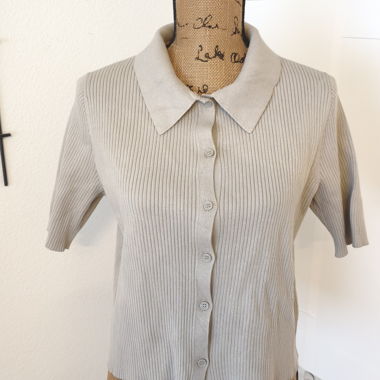 Ribbed short-sleeve polo top