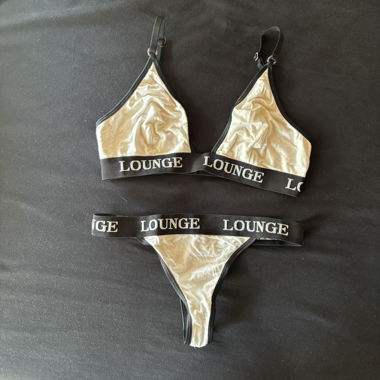 Ensemble lingerie d’intérieur avec ceinture logo