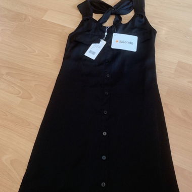 Robe midi noire mignonne