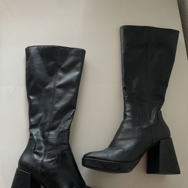 schwarze stiefel