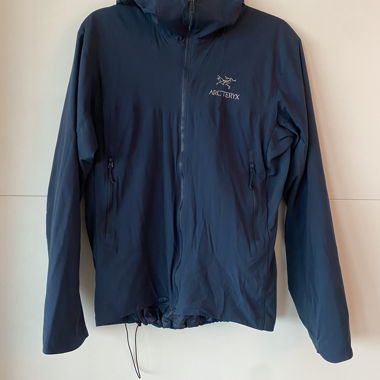 Arc'teryx navy hooded jacket S