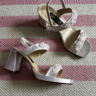 Sandales en satin blanches