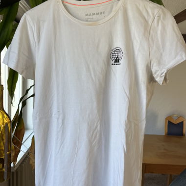 Mammut white graphic T-shirt size S