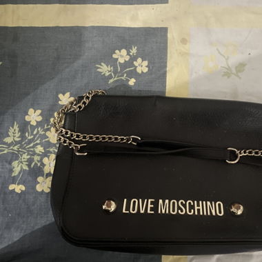 LOVE MOSCHINO
