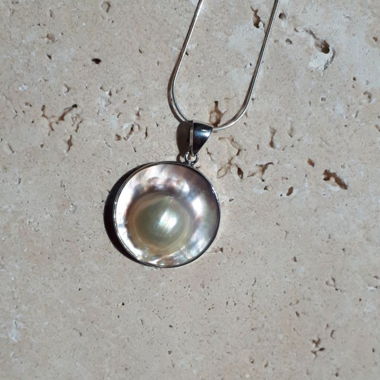 Collier de perles marbe argenté neuf