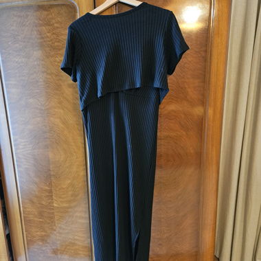 Schwarzes Maternity/Still Kleid