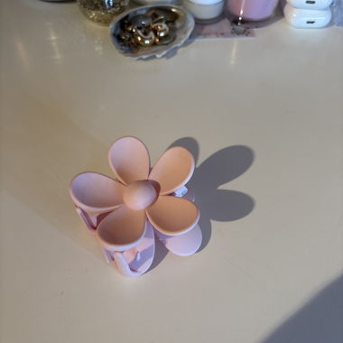 Barrette fleurie