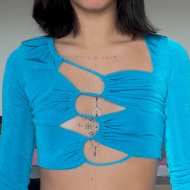 blue shirt long sleeve