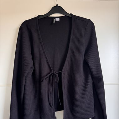 Tie cardigan