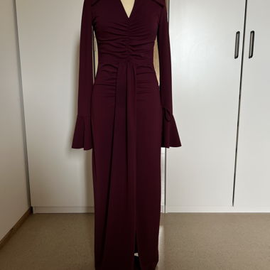 Abito lungo bordeaux con spacco