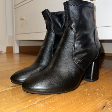 Stiefelette mit Absatz