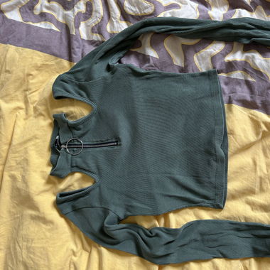 schulterloses cropped top