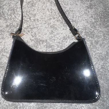 Schwarze kleine Tasche