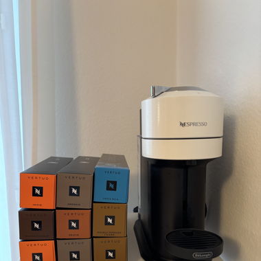 Nespresso/DeLonghi Vertuo Next – Cream Color