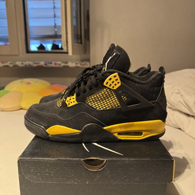 Jordan 4 Thunder