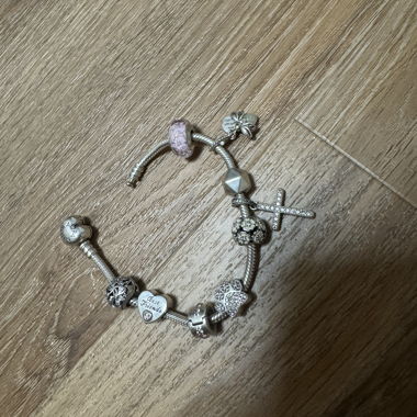 Bracciale Pandora con charms