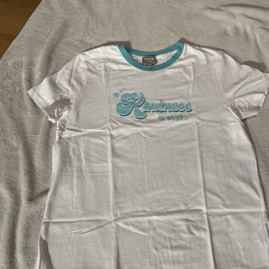 T-shirt Yes No