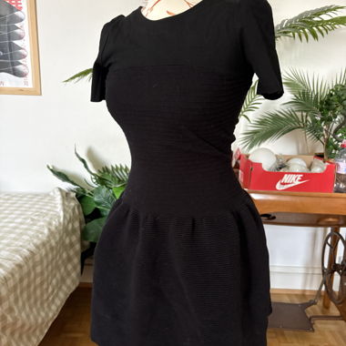Robe noire Maje