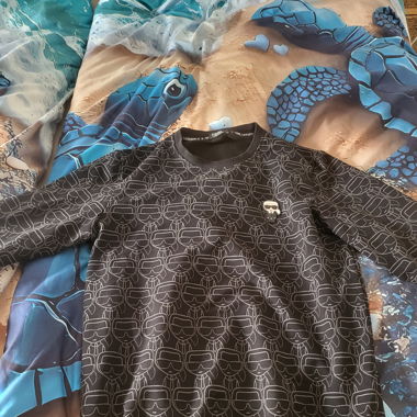 Pull Karl Lagerfeld noir logo XL tendance stylé
